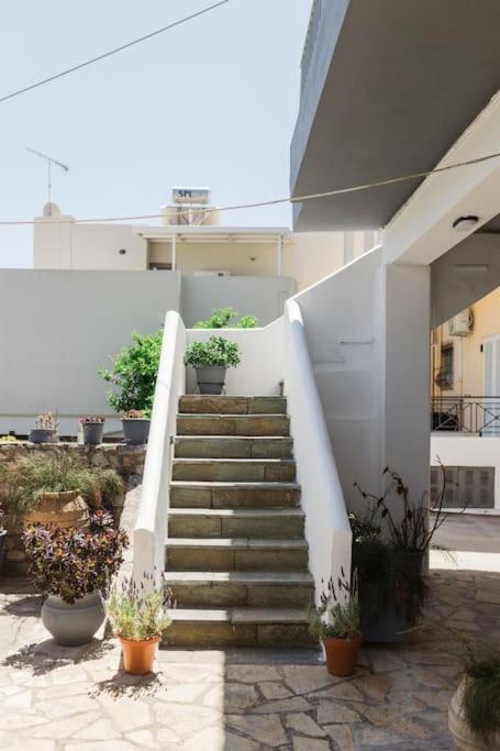 The Waves Apartment Monodhendrion Bagian luar foto
